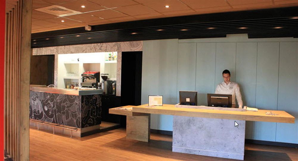 Ibis Aurillac Buitenkant foto